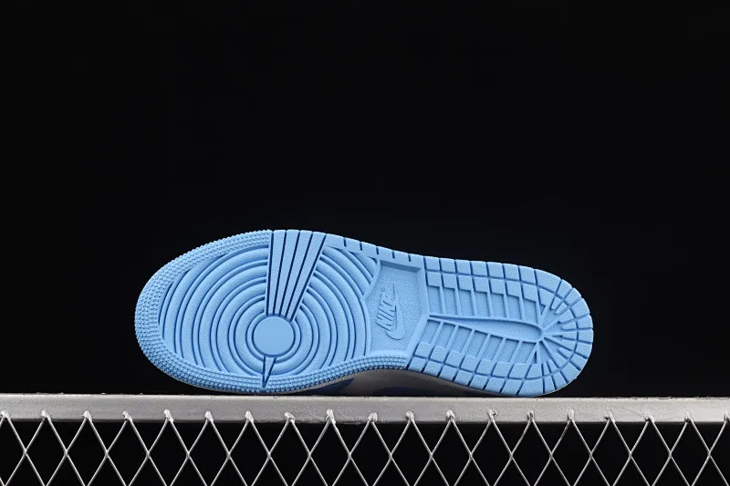 All categories Air Jordan Jordan series basketball shoes Air Jordan 1 Mid G version pure original Air Jordan 1 Mid AJ1 Joe 1 North Carolina blue China basketball shoes 554725-106